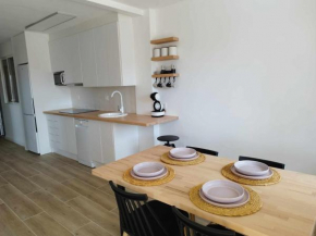 AH RENTALS Promar Apartamento